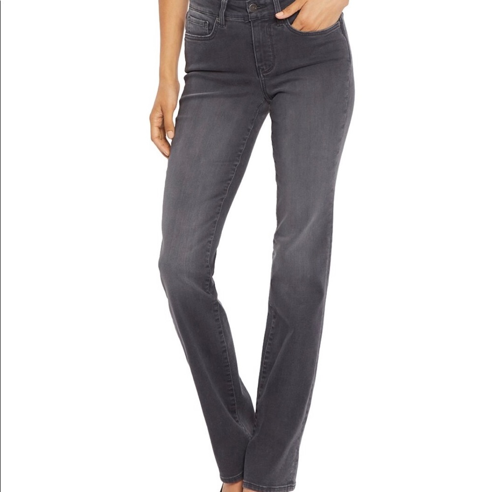 NYDJ Marilyn Straight Jean. Size 2. Brand NEW. MSRP$120.